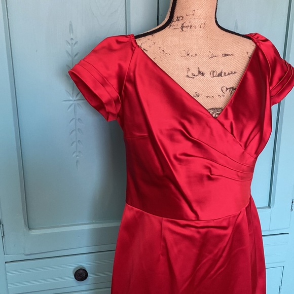 Chetta B Dress. Red Sateen Feel. Size 12. Beautiful Fabric - Picture 5 of 14